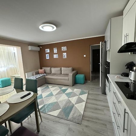 Maya Home Oradea Exterior photo
